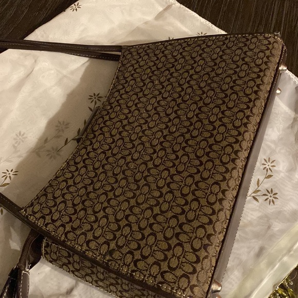 Gucci like bag in brown and tan with magnetic buckle - Picture 2 of 10